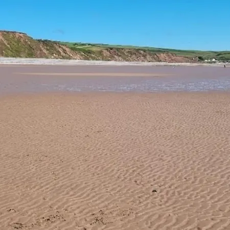 Peaceful Countryside Retreat Near Beach/lakes Дом отдыха *